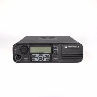 주문 모토로라 DM4400 VHF/UHF 자동차 라디오 트랜시버 5W 50km 범위 온라인 제품