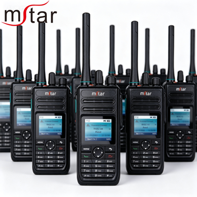 주문 M768 튼튼한 재충전 가능한 DMR 및 POC 네트워크와 함께 2 차원 라디오 워키 토키 건설 보안 호텔 온라인 제품