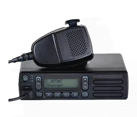 UHF / VHF XiR M3688 디지털 모바일 차량 2 차원 라디오 장거리 자동차 기지